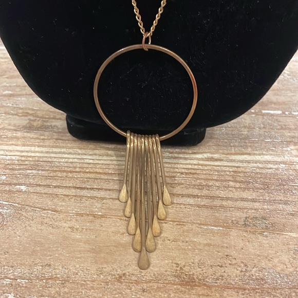 Vintage Gold Tone Chain Pendant Long Statement Necklace - Picture 2 of 3